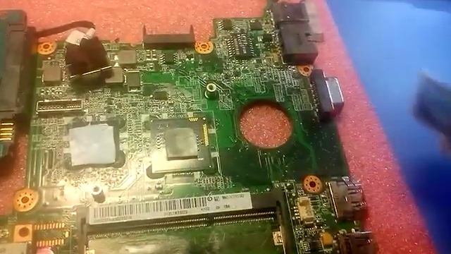 Aсer Aspire One D270 замена термо-прокладок и памяти. смотреть онлайн