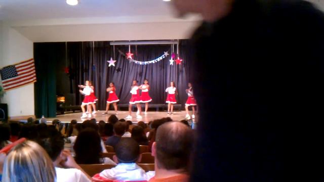 Patrick Henry's WRAP POT Luck! 7 смотреть онлайн