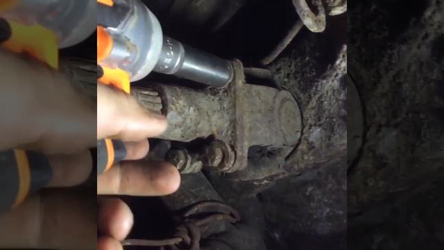 Откручивание ржавых болтов аккумуляторным ударным гайковертом с алиэкспресс спустя 30 лет смотреть онлайн