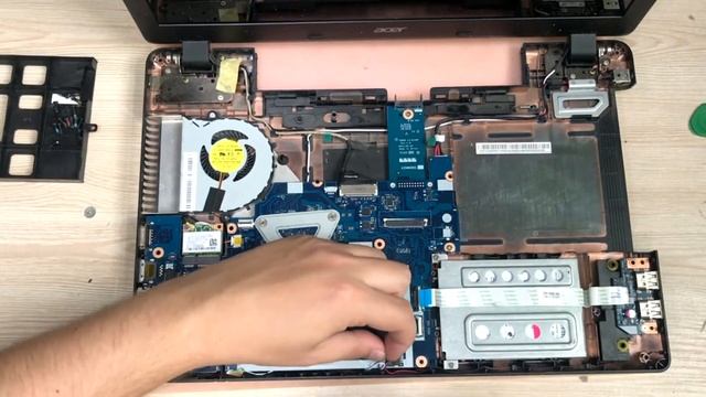 КАК РАЗОБРАТЬ НОУТБУК Acer Aspire E5-511\КАК ПОЧИСТИТЬ НОУТБУК Acer Aspire E5-511 ОТ ПЫЛИ смотреть онлайн
