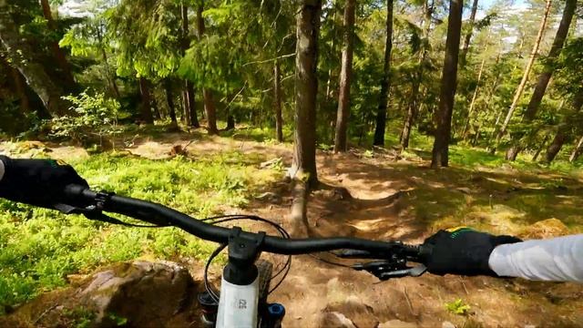 2022 Canyon Spectral 125 CF 7 REVIEW | Enduro geo trail bike смотреть онлайн