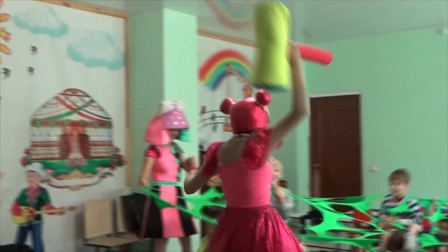 Отмечаем День рождение Жазиры в садике/ Аниматоры Куклы Лол смотреть онлайн