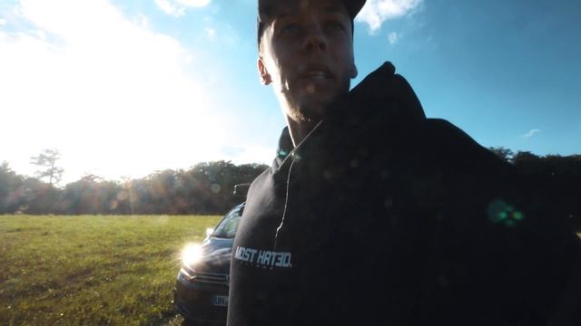 Er kriegt ein's auf's Dach | VW Touran 5T | Colorblindvisuals смотреть онлайн