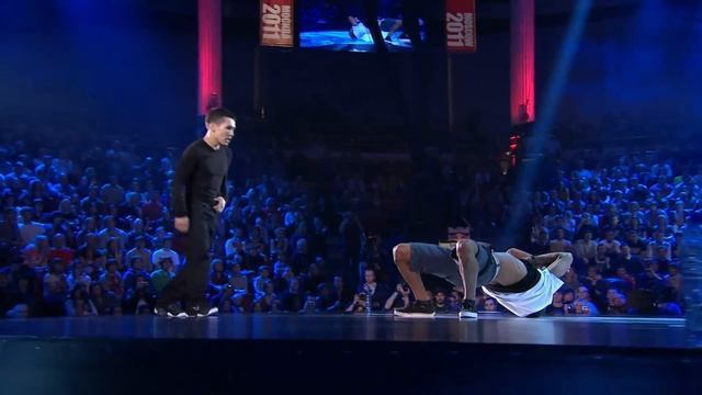 Flying Buddha vs Neguin - Battle 3 - Red Bull BC One 2011 Moscow смотреть онлайн