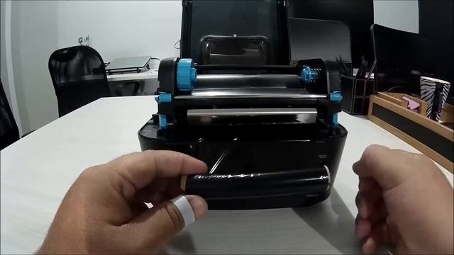Como Colocar a BOBINA DE ETIQUETAS e RIBBON na SEWOO LK-B24 da Sewoo смотреть онлайн