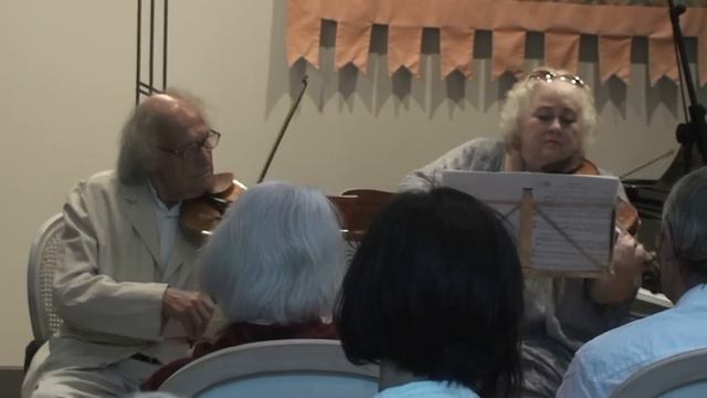 Ivry Gitlis & Dora Schwarzberg play Bartok Duos for 2 Violins (Part 1/2) смотреть онлайн