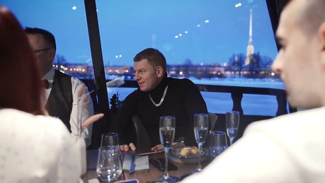 закрытая вечеринка на яхте Radisson смотреть онлайн
