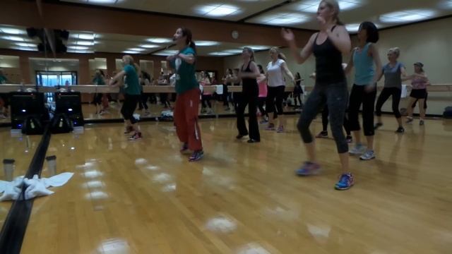LOCA reggaeton from Mega Mix 50 Zumba смотреть онлайн