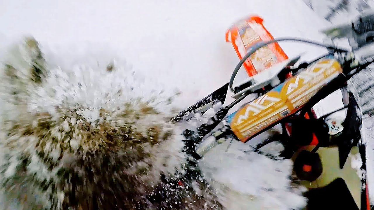Мокрые попки! Неожиданно пришла зима! Эндуро-тренировка Попробуй ехать беза зацепа!