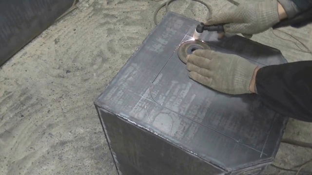 Как сделать печь для гаража своими руками смотреть онлайн