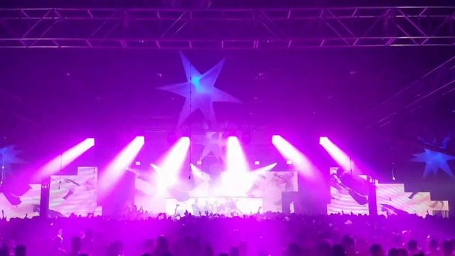Erika Jayne & LASER FX "How Many..." смотреть онлайн