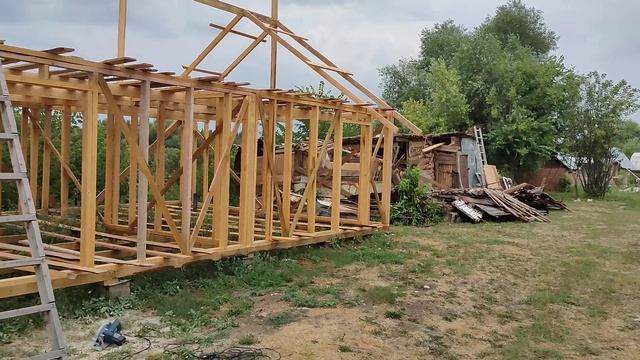 Строительство сарая.