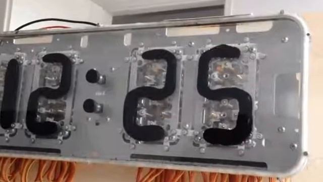 Часы из ферромагнитной жидкости ⚡ смотреть онлайн