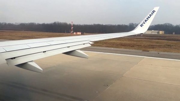 FLYING ON EUROPE’S BIGGEST AIRLINE! | Ryanair 737-800 | Milan MXP ✈ Dublin