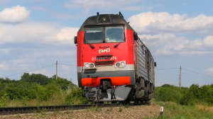 «Налегке». 2ТЭ25КМ-0175 следует резервом