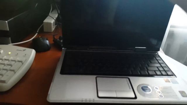 ноутбук не включается (замена аккумулятора) смотреть онлайн