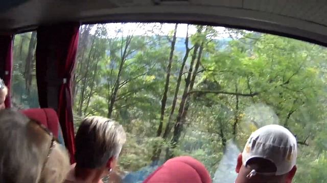 Абхазия - Голубое озеро, "Каменный мешок" и озеро Рица. смотреть онлайн