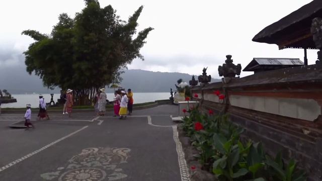 Bali 2018 Храмы Таман Аюн и Пуру Улун Дану смотреть онлайн