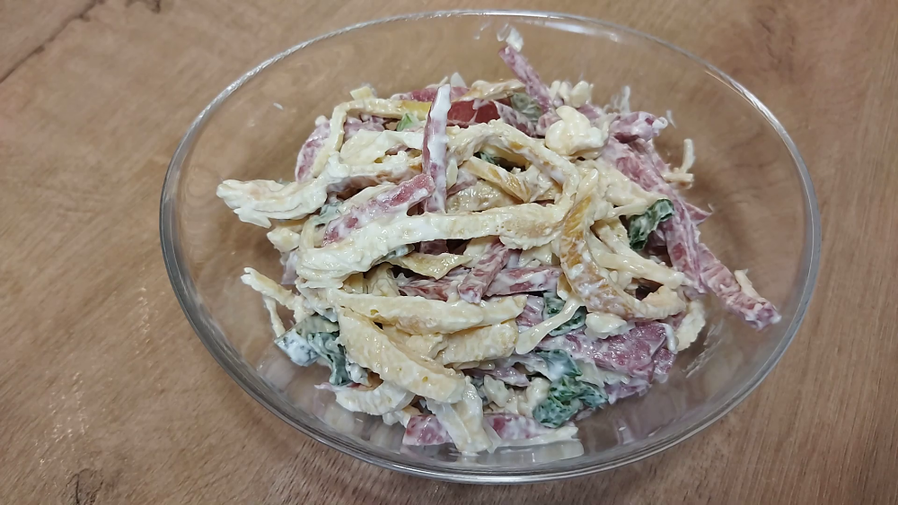 Салат Омлетная пятиминутка - быстрый и сытный перекус смотреть онлайн