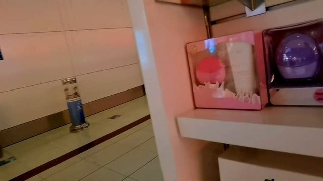 Dubai Airport (DXB) | Terminal 1 to 3 | Untitled Arab Emirates | Walking Tour with abbasi Vlogger смотреть онлайн