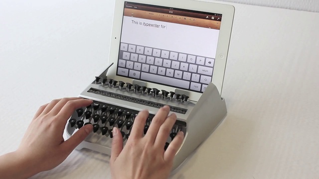 iTypewriter [винтажная клавиатура для планшета] смотреть онлайн