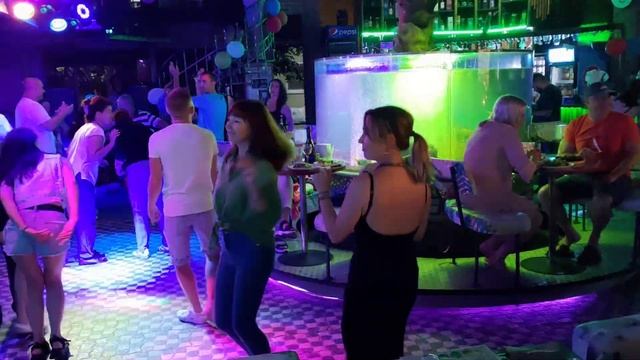Танец Бабушки курят трубки ,? Грин. Дивноморское. 14 августа 2021 г. смотреть онлайн