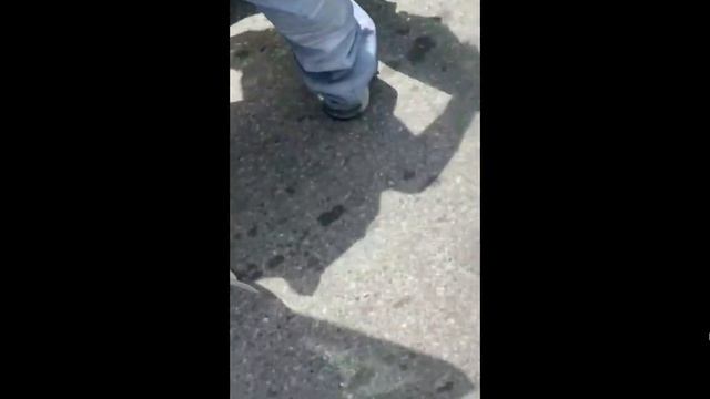 HE HIT MY CAR ON THE HIGHWAY AND IS TRYING TO LEAVE!!! смотреть онлайн