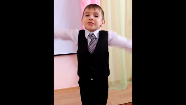 "Весенние лучики поэзии": Вячеслав Авагян читает стихи Самуила Маршака смотреть онлайн