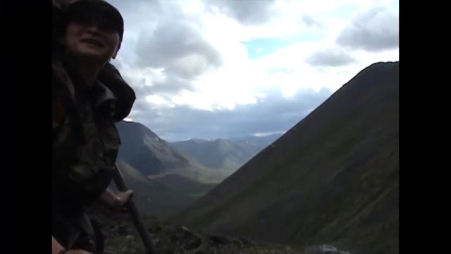 Спуск с перевала Зигзаг в долину реки Манарага. смотреть онлайн