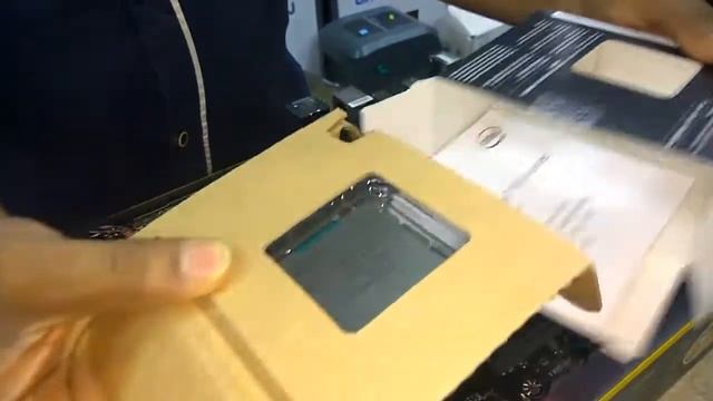 Installing intel core i9 7940x processor to Gigabyte x299 UD4 Motherboard Tech Land смотреть онлайн