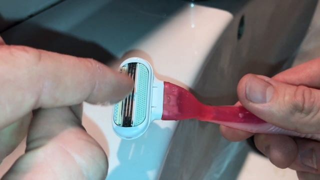 How to replace a Gillette Venus razor blade assembling DIY смотреть онлайн