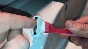 How to replace a Gillette Venus razor blade assembling DIY