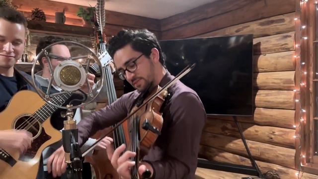 "Baton Rouge" - New Grass Revival/Garth Brooks - On the Trail (Bluegrass Cover) смотреть онлайн