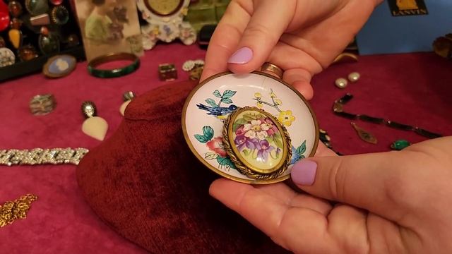 Винтажные украшения YSL броши ,клипсы ,бусы и колье ,серьги ,браслеты все с блошиного рынка Франци смотреть онлайн