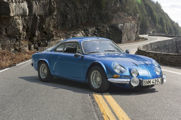 Французский скороход - Alpine A110.