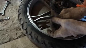 Замена резины на мопеде Альфа