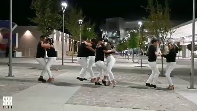 SOY AQUEL-ESME FT. SBK TEAM ??? #baile #bachata #leongto смотреть онлайн