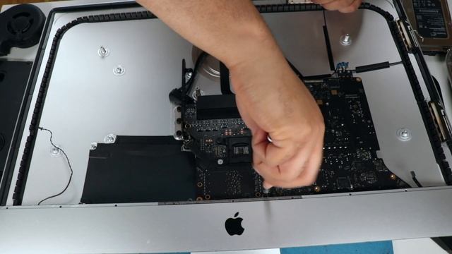 iMac 5k 27'' internal M.2 NVMe SSD Upgrade смотреть онлайн