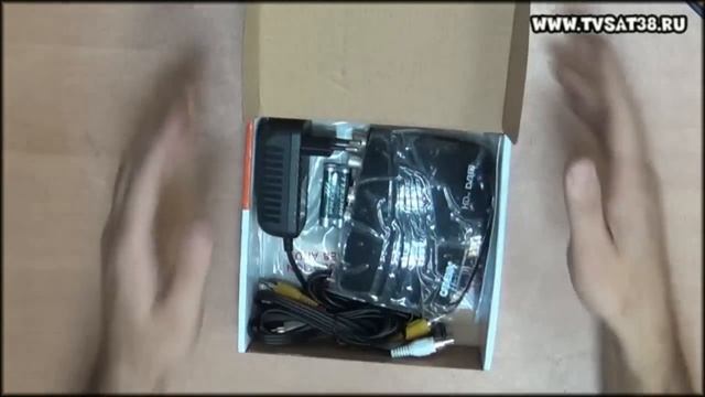 Распаковка цифрового эфирного ресивера DVB T2 CADENA HT-1290 и HT-1658. смотреть онлайн