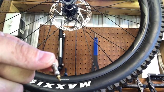 how to replace presta valve stem смотреть онлайн