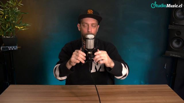Micrófono AKG P220 🎤 (Unboxing, Review y Prueba) StudioMusic.cl смотреть онлайн
