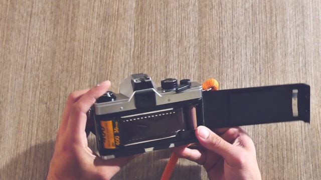 How to Load 35mm Color Film смотреть онлайн