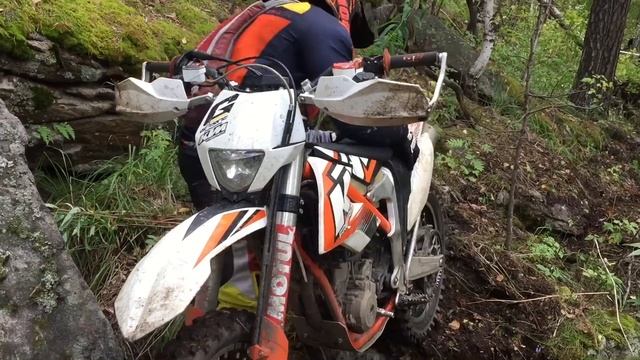 Рябят прошли крещение Хард Эндуро по курсу Enduro Level One 5v от Мотошколы СОТУМ М.К Олег Шабаев смотреть онлайн