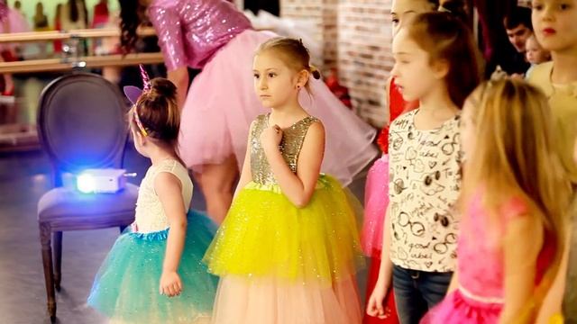 Дни рождения Стефании и Есении смотреть онлайн