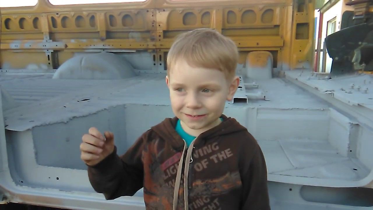 Строим Автодом Серия 5 Расширяем ступеньку, грунтуем пол. смотреть онлайн