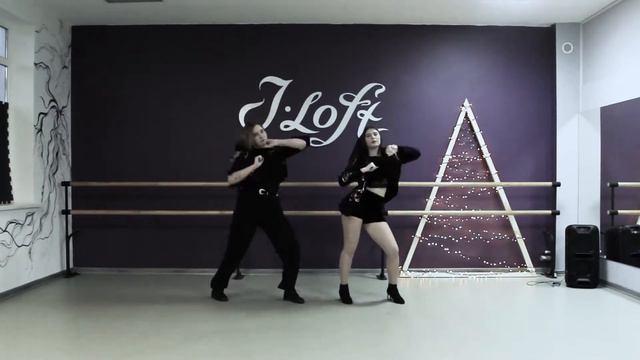Red Velvet - IRENE & SEULGI 'Monster' 👹 Dance Cover by LeAx смотреть онлайн