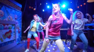 Вечеринка в стиле 90х