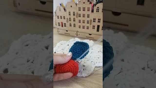 Один из способов соединения круглых мотивов. смотреть онлайн