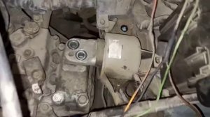 Замена подушки двигателя 2  KIA CEED продолжение