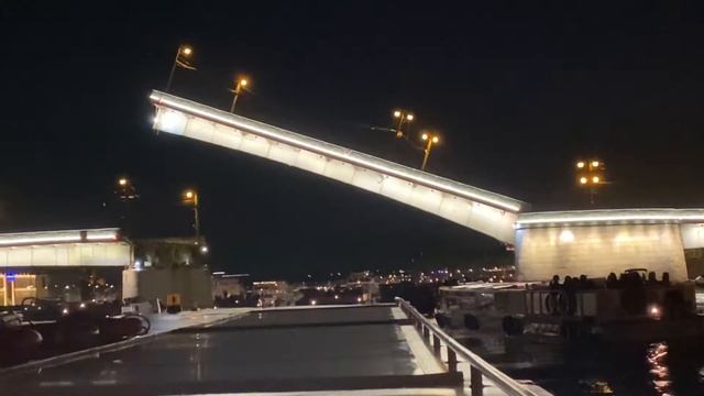 Развод Литейного моста/Liteyny Bridge Raising смотреть онлайн